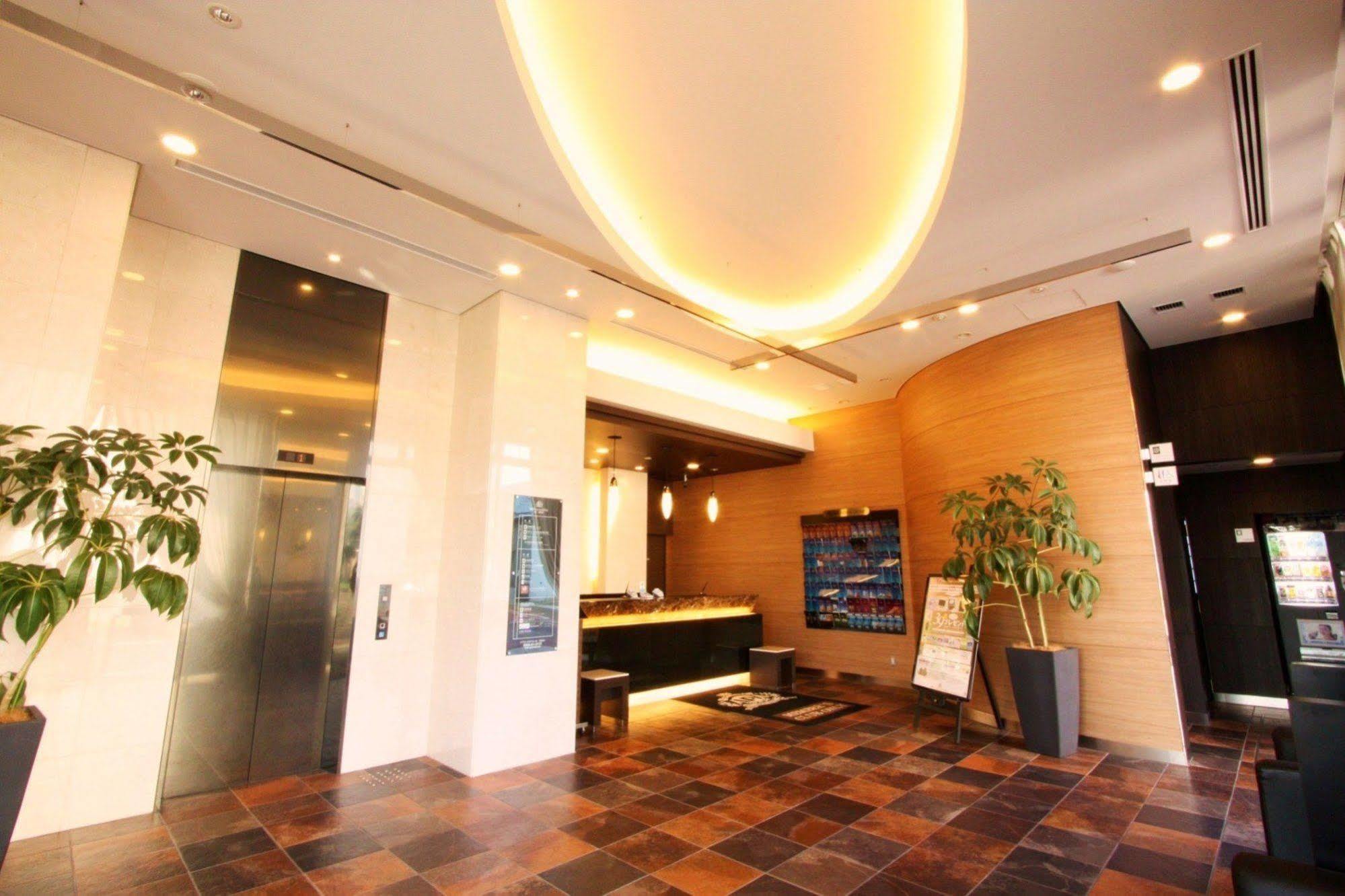 APA Villa Hotel Tsubame-Sanjo Ekimae Exterior foto